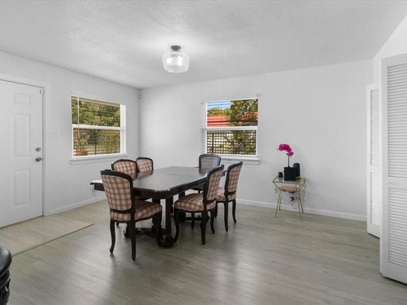 608 N East Street , Arlington Texas 76011