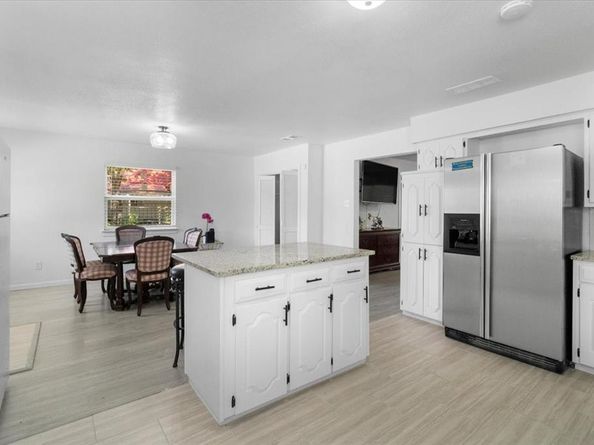 608 N East Street , Arlington Texas 76011