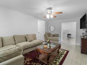 608 N East Street , Arlington Texas 76011