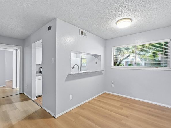 4211  Holland Avenue  105, Dallas Texas 75219