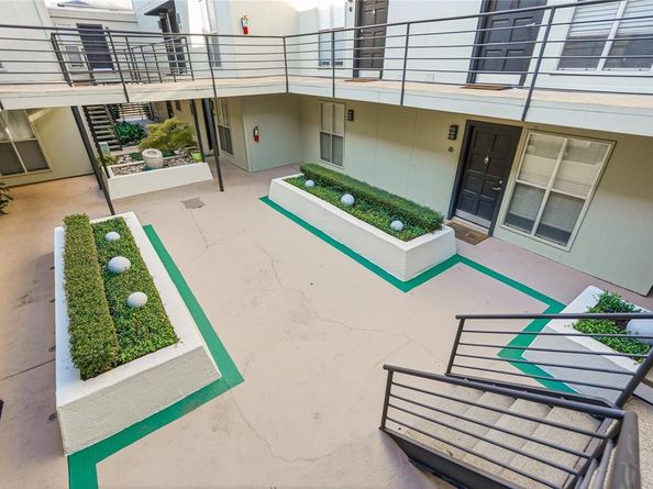 4211  Holland Avenue  105, Dallas Texas 75219