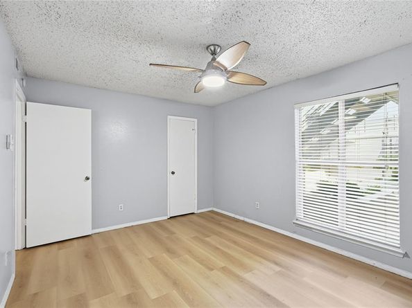 4211  Holland Avenue  105, Dallas Texas 75219