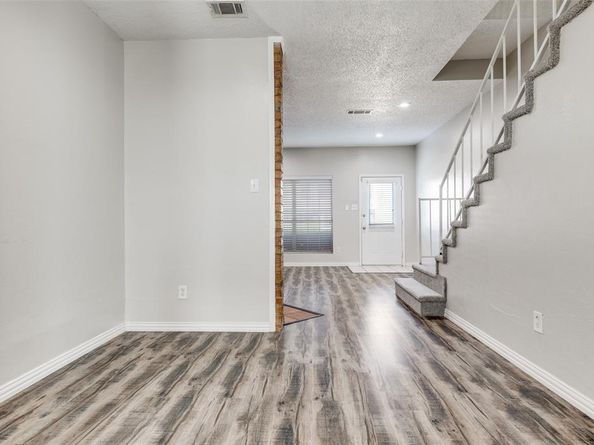 633  Carriagehouse Lane  I6, Garland Texas 75040
