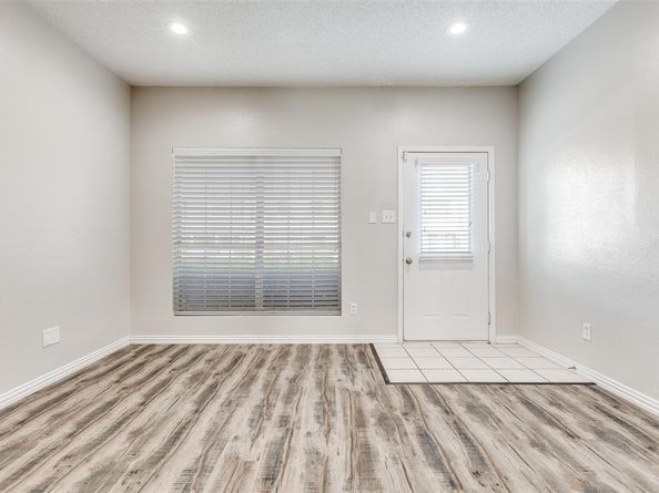 633  Carriagehouse Lane  I6, Garland Texas 75040