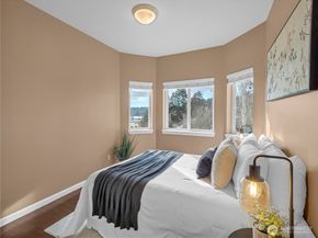 6100 NE 181st Street 4, Kenmore WA 98028