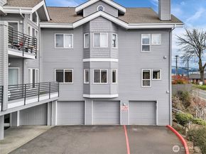 6100 NE 181st Street 4, Kenmore WA 98028