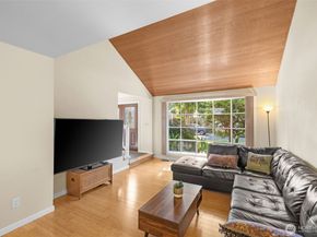 12424 106th Place NE, Kirkland WA 98034