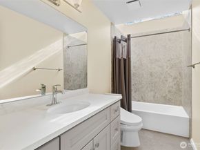 12424 106th Place NE, Kirkland WA 98034