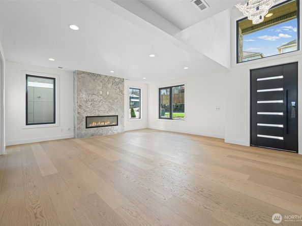 16050 SE 44TH Court, Bellevue WA 98006