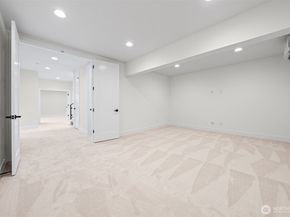 16050 SE 44TH Court, Bellevue WA 98006