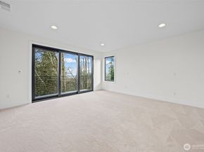 16050 SE 44TH Court, Bellevue WA 98006