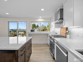 712 Alder Street, Edmonds WA 98020