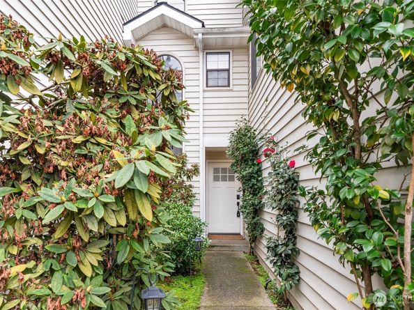 18604 48th Place S, SeaTac WA 98188