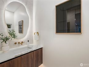 10416 130th Avenue NE, Kirkland WA 98033