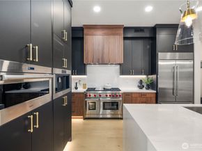 10416 130th Avenue NE, Kirkland WA 98033