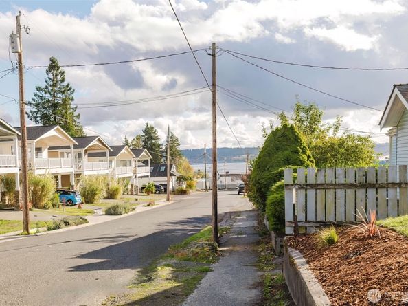 1139 Pitt Avenue, Bremerton WA 98310