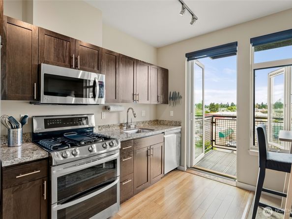 15100 6th Avenue SW 523, Burien WA 98166