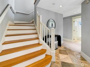 1238 3rd Avenue N, Seattle WA 98109