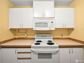 4020 S 222nd Place 101, Kent WA 98032