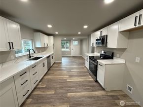 4123 McCall Boulevard W, Bremerton WA 98312