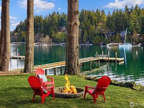 11710 Arrow Point Drive NE, Bainbridge Island WA 98110