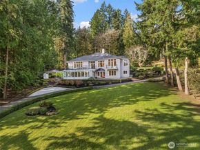 11710 Arrow Point Drive NE, Bainbridge Island WA 98110