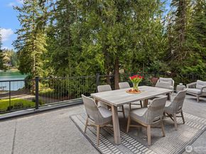 11710 Arrow Point Drive NE, Bainbridge Island WA 98110