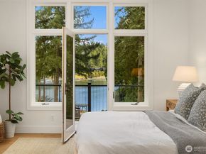 11710 Arrow Point Drive NE, Bainbridge Island WA 98110