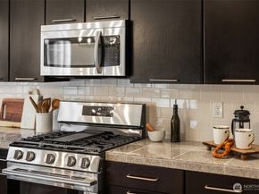 1848 NE Kenyon Court, Issaquah WA 98029