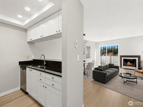 8812 20th Avenue NE A302, Seattle WA 98115