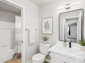 8812 20th Avenue NE A302, Seattle WA 98115