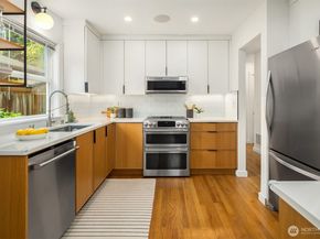 8205 18th Avenue NE, Seattle WA 98115