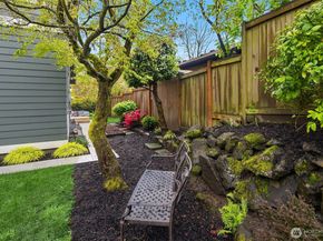 8205 18th Avenue NE, Seattle WA 98115