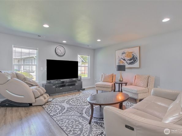 1430 SW 352nd Ct, Federal Way WA 98023