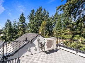 10752 Interlake Avenue N, Seattle WA 98133