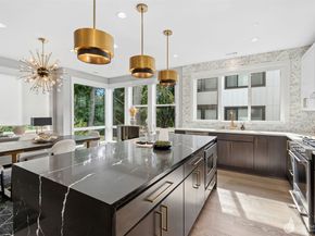 7829 NE 121st Lane A, Kirkland WA 98034