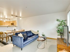 827 Hiawatha Place S 308, Seattle WA 98144