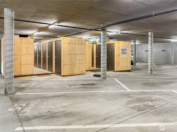 827 Hiawatha Place S 308, Seattle WA 98144