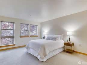 827 Hiawatha Place S 308, Seattle WA 98144