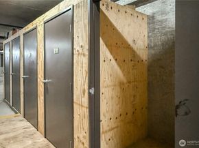 827 Hiawatha Place S 308, Seattle WA 98144