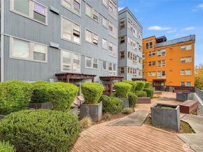 827 Hiawatha Place S 308, Seattle WA 98144