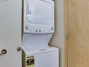 827 Hiawatha Place S 308, Seattle WA 98144