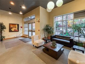 827 Hiawatha Place S 308, Seattle WA 98144