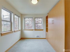 827 Hiawatha Place S 308, Seattle WA 98144