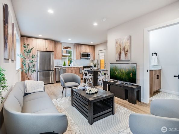 12531 25th Avenue NE Unit C, Seattle WA 98125