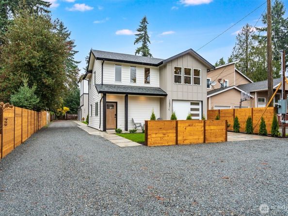 12531 25th Avenue NE Unit C, Seattle WA 98125