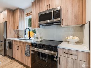 12531 25th Avenue NE Unit C, Seattle WA 98125