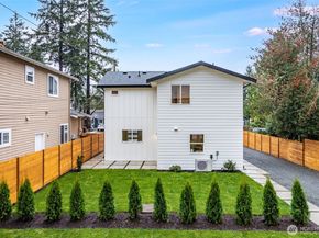 12531 25th Avenue NE Unit C, Seattle WA 98125