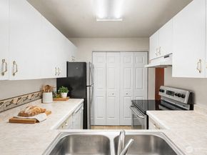 2520 S 317th Street 103, Federal Way WA 98003