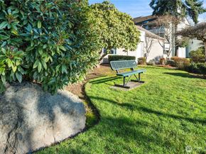 2520 S 317th Street 103, Federal Way WA 98003